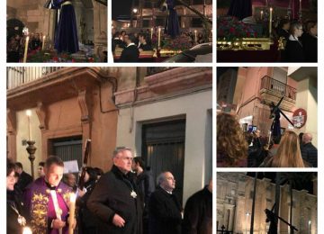 Almería salió a la calle a rezar el víacrucis