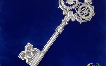 La llave que abre la Semana Santa ya está en la Alhambra