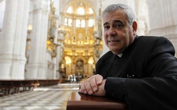 Quince años del Arzobispo en Granada