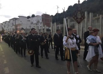 ALMUÑÉCAR. La Banda de Cúllar Vega con San Isidro