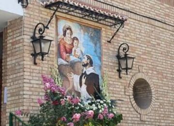BAZA. Azulejo de la Virgen del Rosario