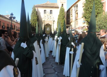 El arzobispo de Granada suspende las procesiones de Semana Santa