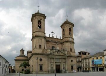Las iglesias de Santa Fe y Atarfe son revisadas tras el teremoto