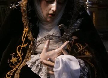 La Virgen de los Remedios viste de luto