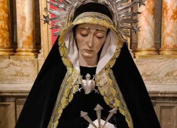 La Virgen de la Magdalena viste de luto