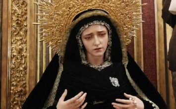 MOTRIL. La Virgen del Rosario viste de luto