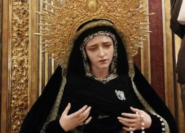 MOTRIL. La Virgen del Rosario viste de luto