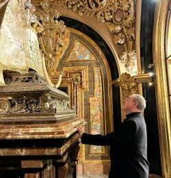 MOTRIL. El Arzobispo Coadjutor visita a la Patrona