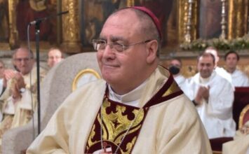 Decreto del Arzobispo sobre salidas extraordinarias, coronaciones y pro-hermandades
